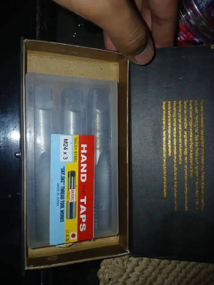Di Jual hand taps ukuran M24 x 3 SKF-SKC ISI 3 LIKE NEW