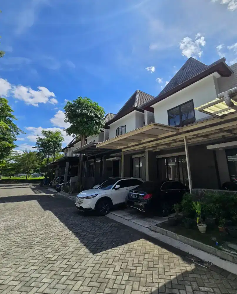 Rumah mewah baru dalam perumahan elit. Kota Yogyakarta