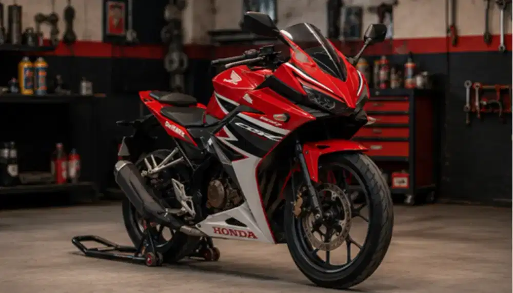 CBR 2023 Merah kondisi terawat Km rendah