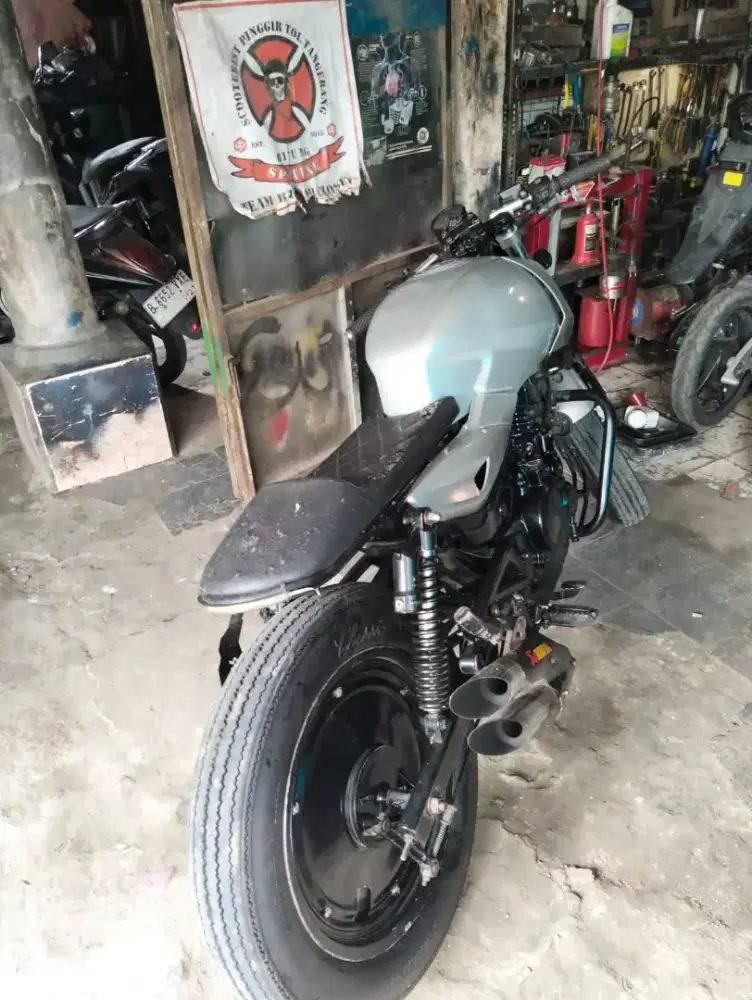 Caferacer Bajaj
