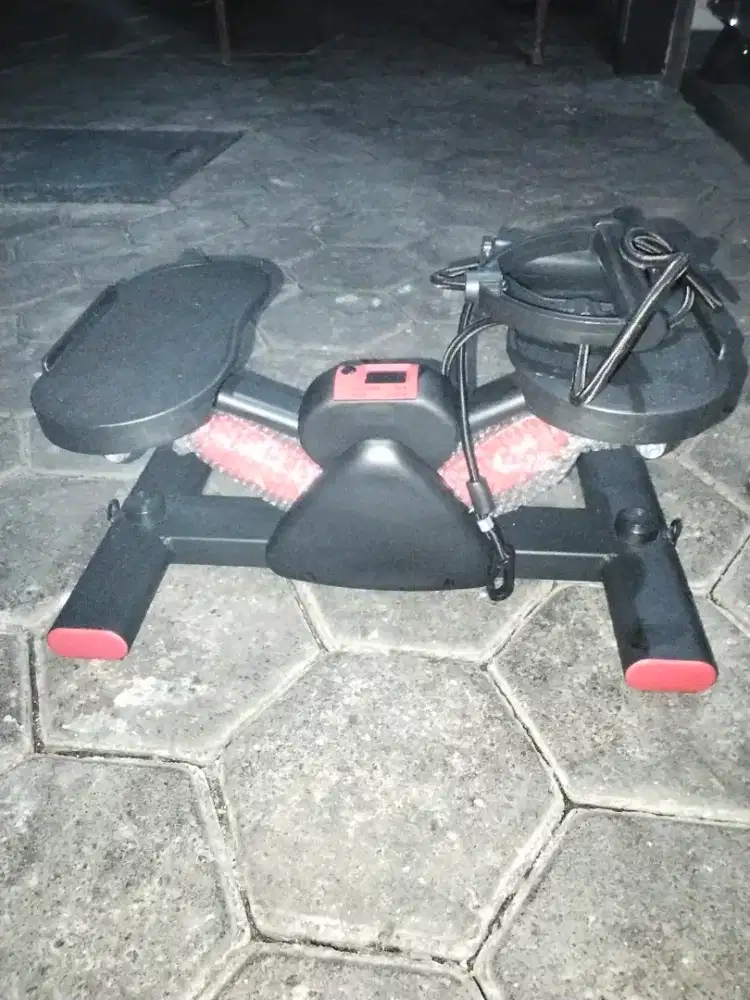 V-Stepper alat olahraga