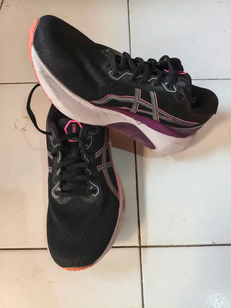 sepatu joging asics ori no 39 ( 24,5 )