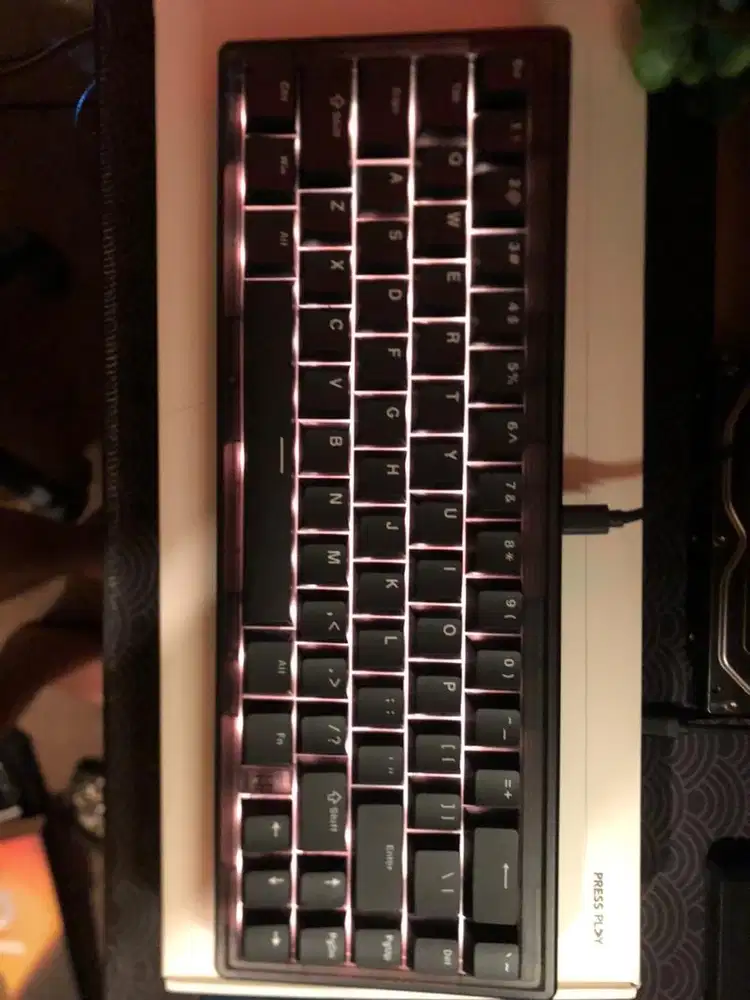 Press Play Voyager68 v2 bonus Nova Ergo Gaming mouse keyboard