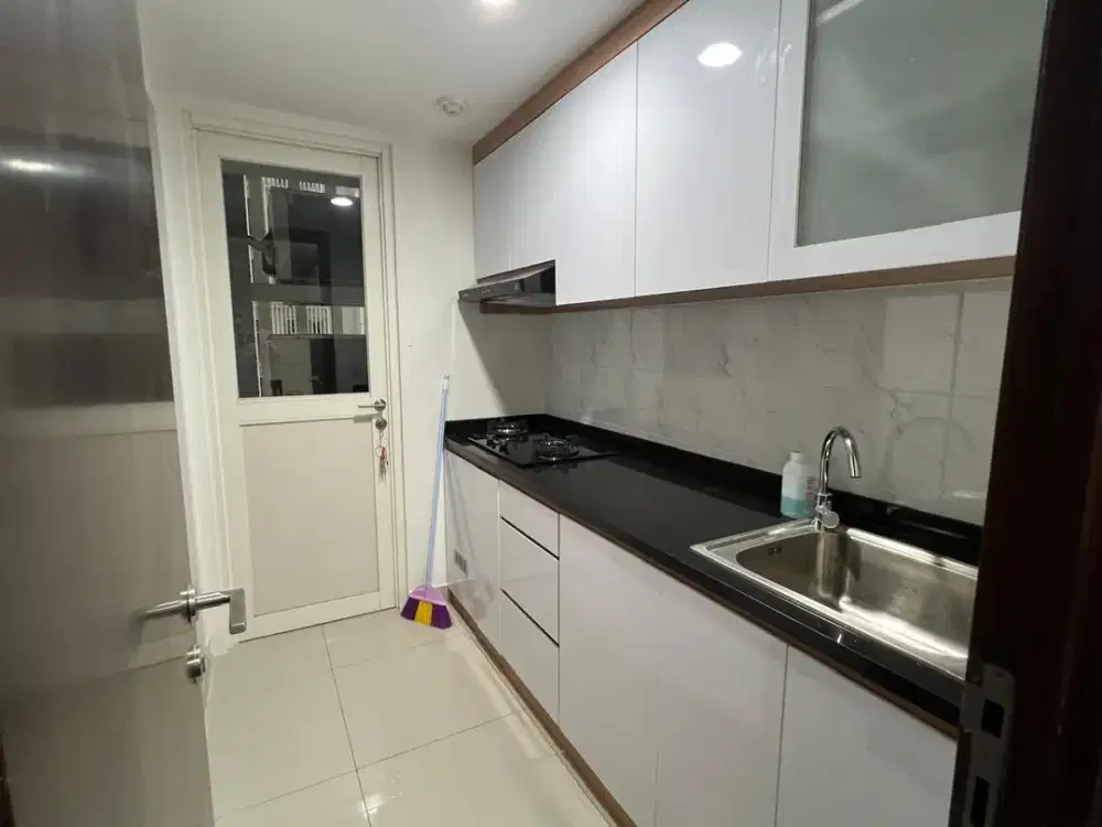 Best Deal Apartemen Kensington! Dengan detail 2+1 KM, Full Furnished, Lantai 12 harga 2,2M nego