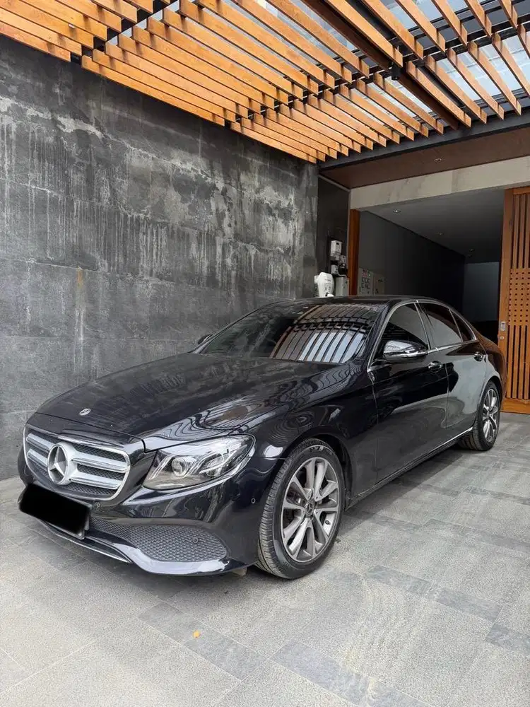 Low KM Mercedes Benz E250 2020
