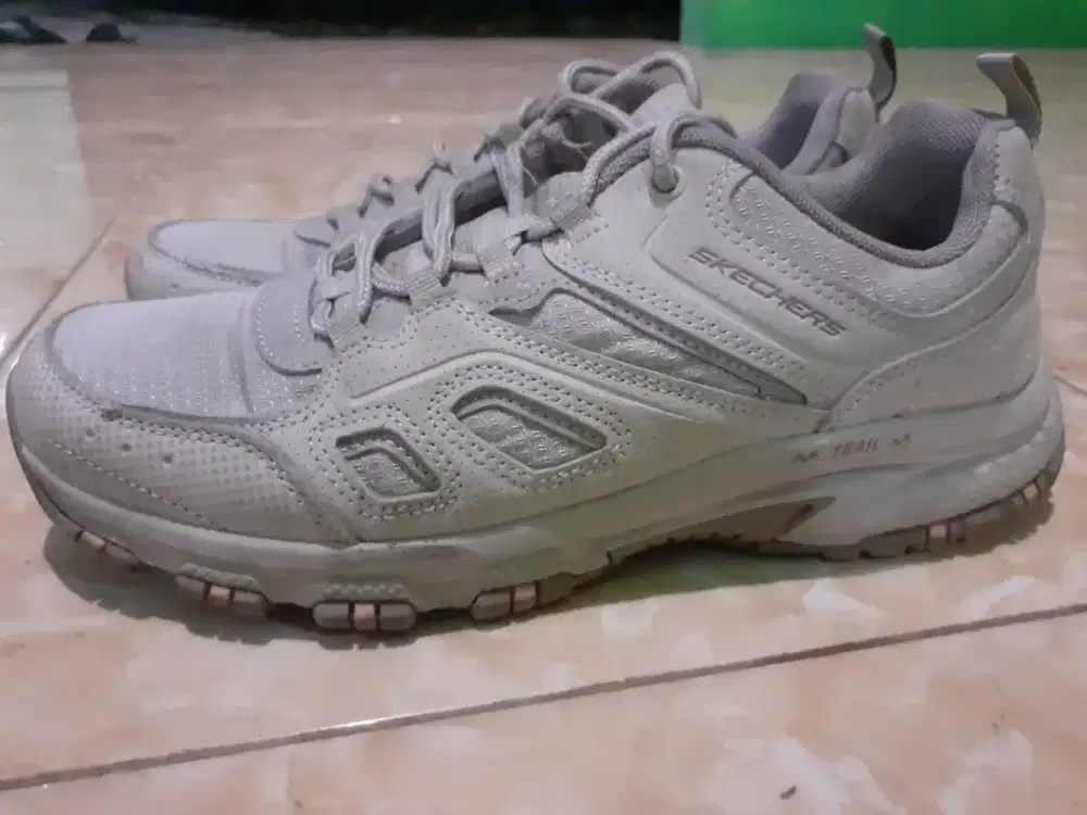 Sepatu running wanita