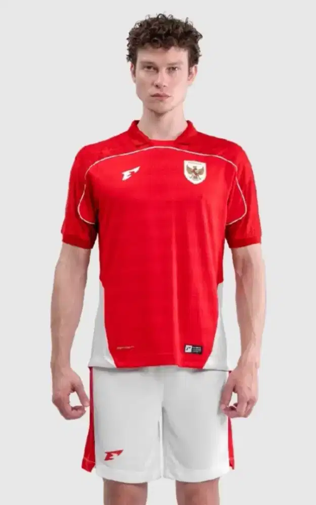 Jersey replika merah
