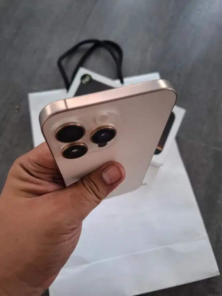 Iphone 16 pro 256 dessert titanium ibox