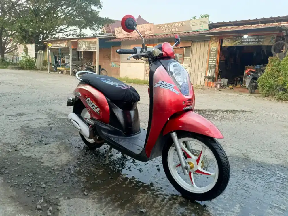 Honda Scoopy karbu 2012 original cw merah mesin sehat terawat baik