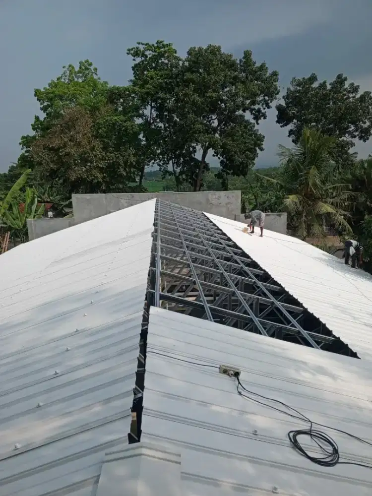RUMAH Atap baja ringan