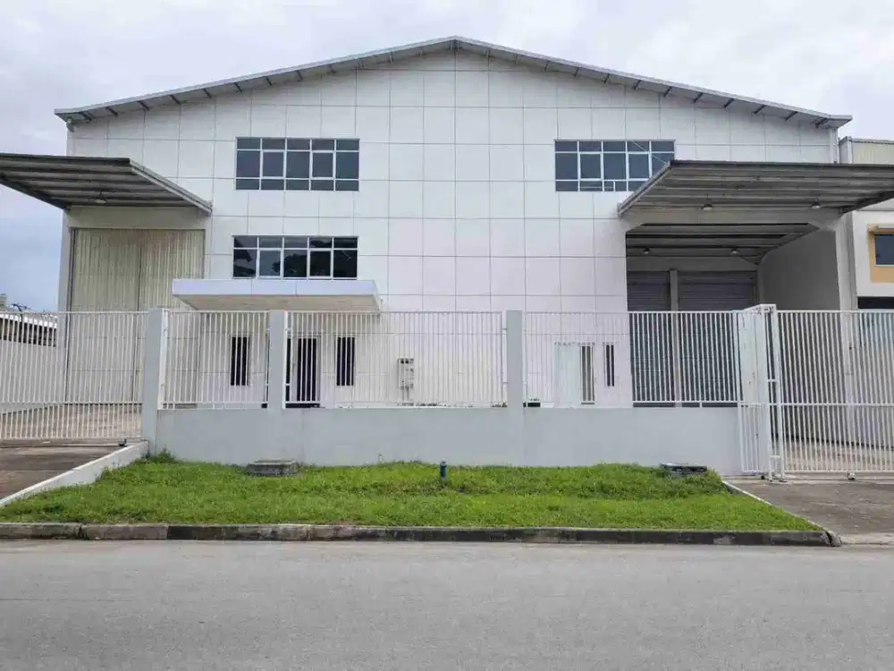 Disewakan Gudang Siap palai ada loading dock di dalam Kawasan Industri Delta Silicon Cikarang Bekasi