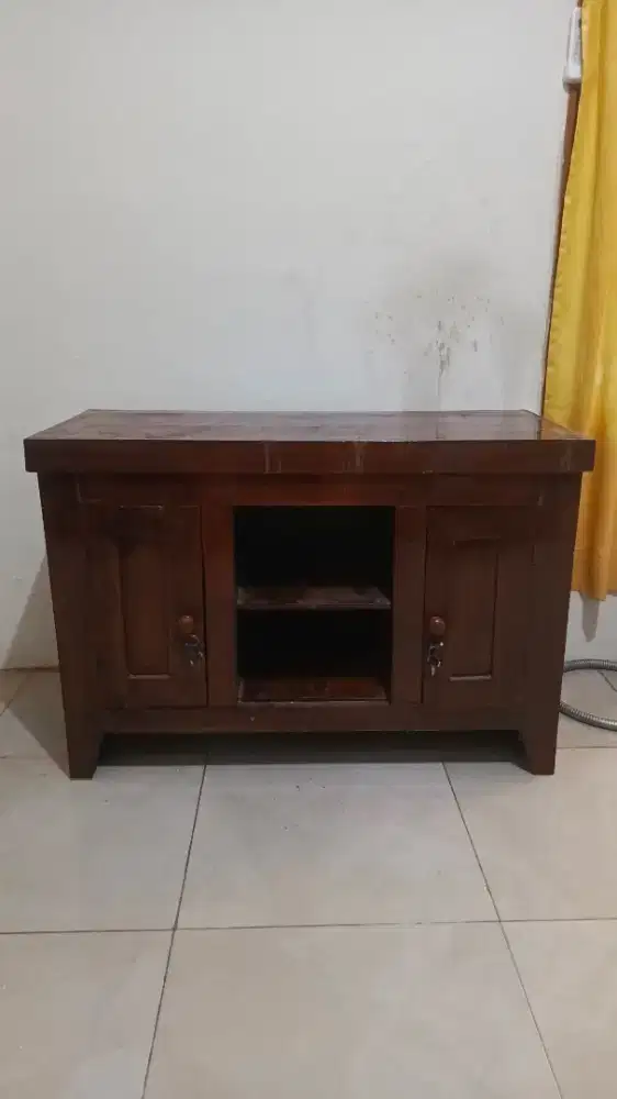 Meja TV / Lemari Kecil