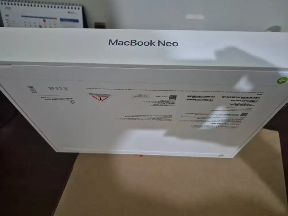 Macbook Neo 8GB / 256 GB Warna Indigo BNIB