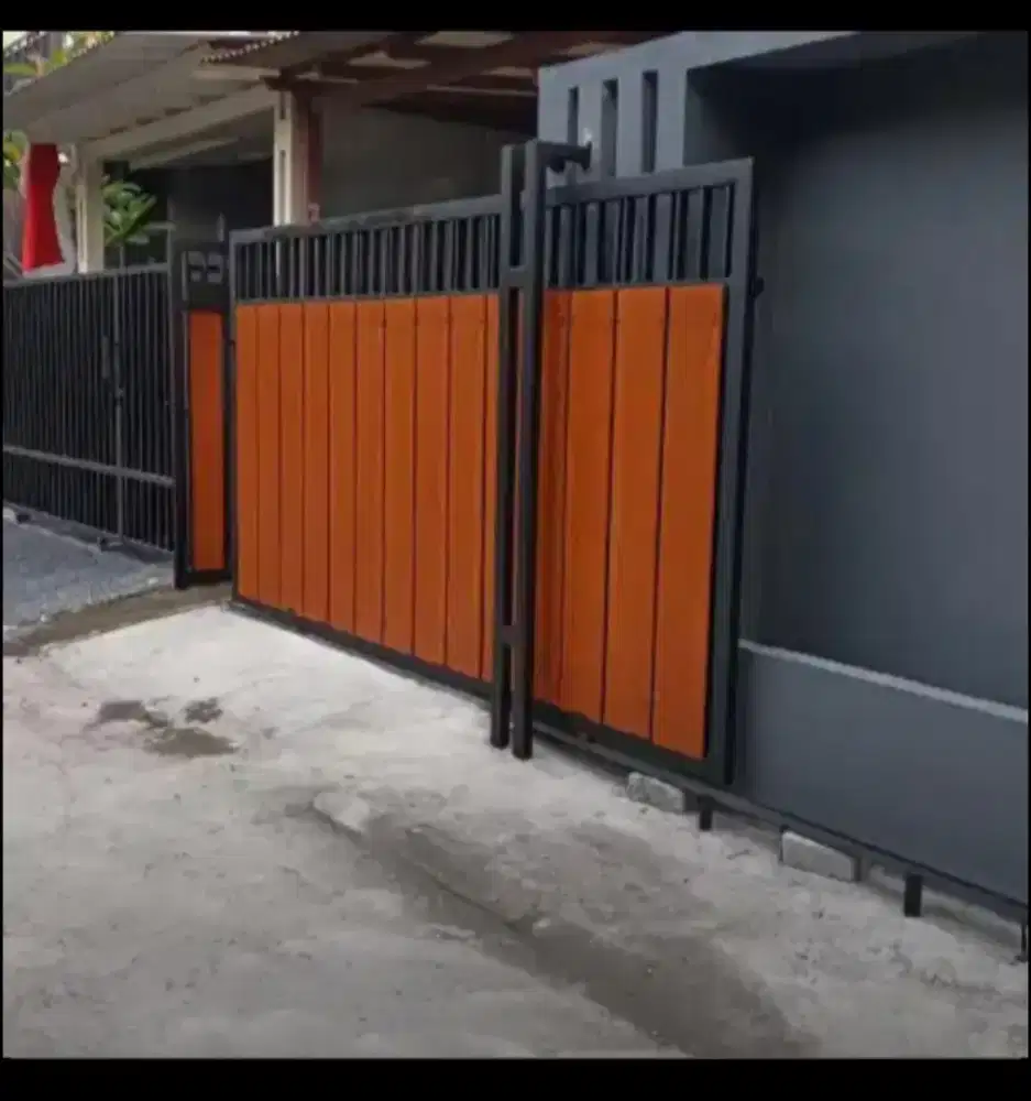Di jual pagar pemakaian baru satu tahun warna hitam