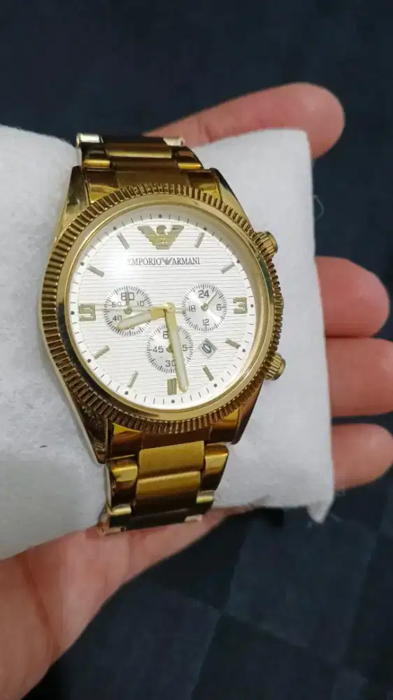 Jam tangan Emporio Armani