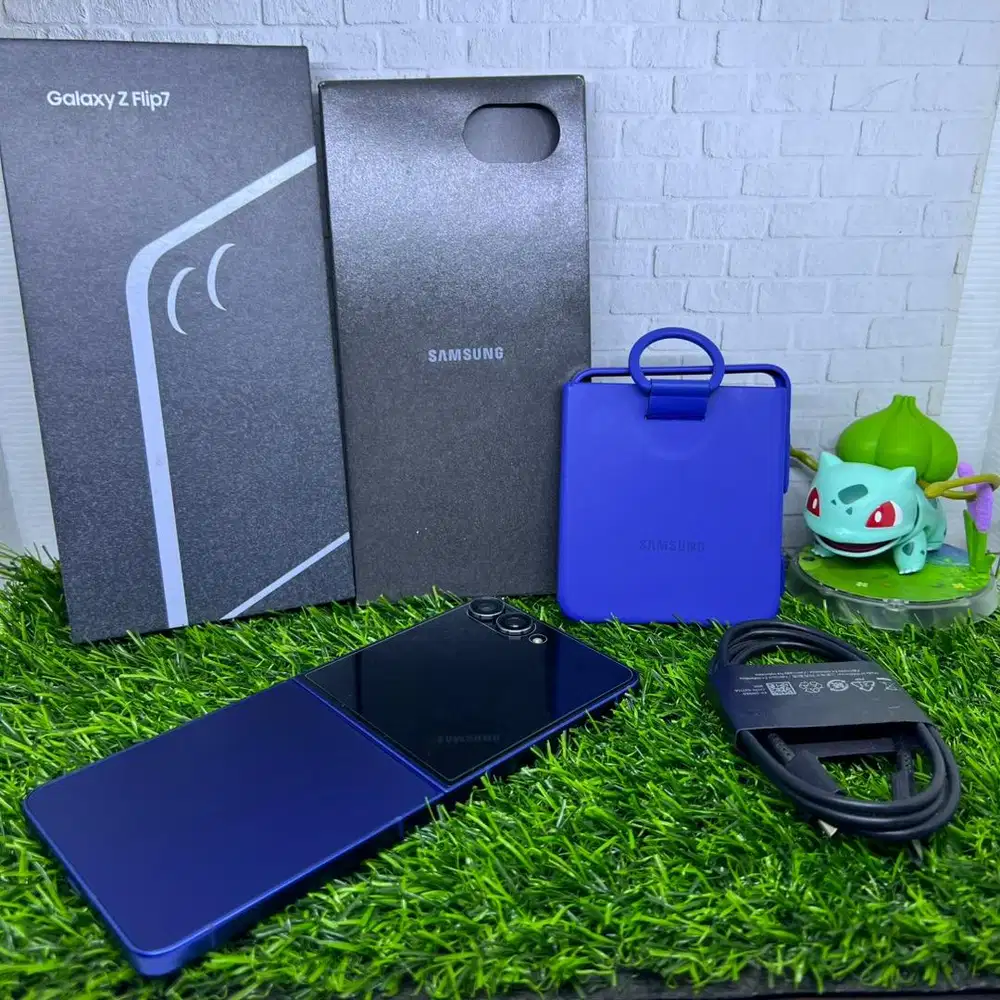 Samsung Z flip 7 sein 12/512 navy fullset original garansi on Aug 2026