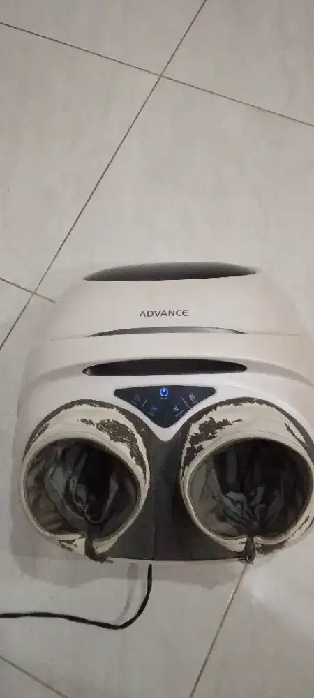 Alat pijit terapi kaki merk advance