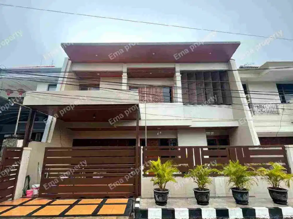 Dijual rumah mewah di Dharmahusada dekat Galaxy Mall