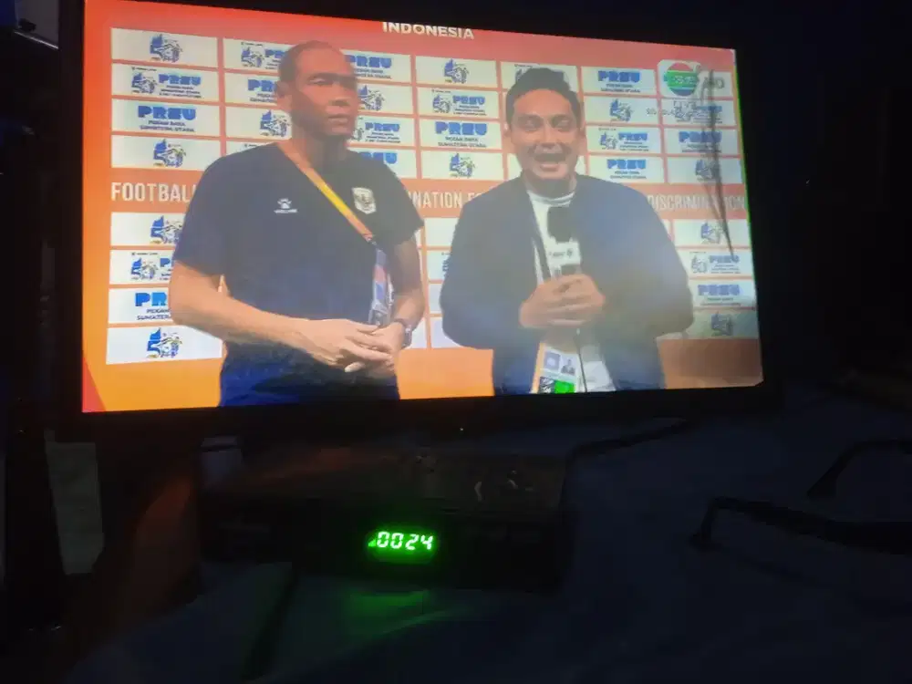 TV   LED   N MAX.  27  INC .