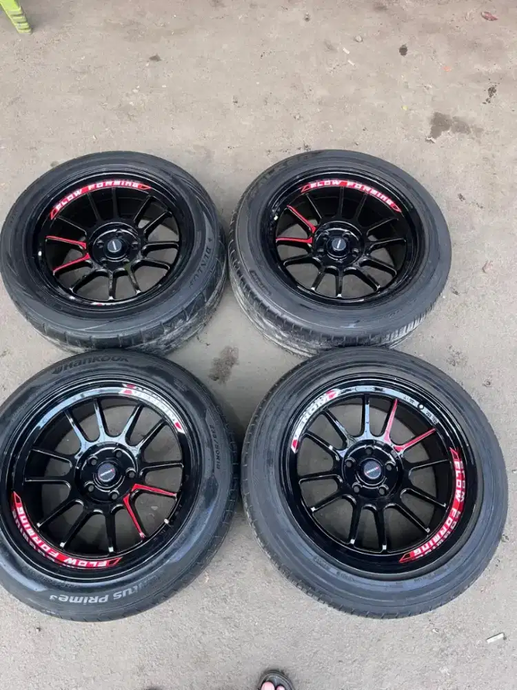 Velg venom5 ring 18 lebar 9 pcd 5x114,3 ET 22 ban 235/50 R18 4pcs