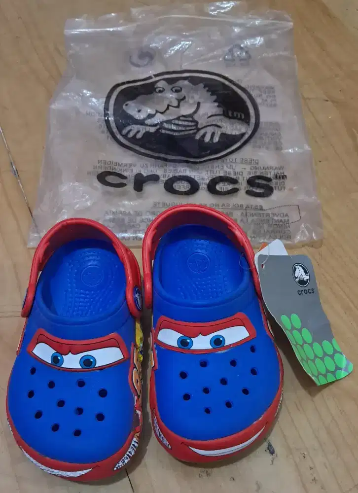 CROCS CARS MCQUEEN