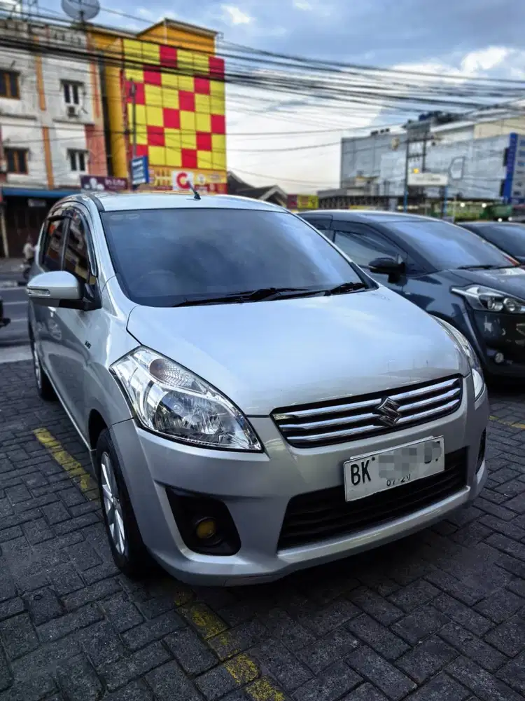 Dijual mobil suzuki ertiga thn 2014,manual, full original,tangan 1st