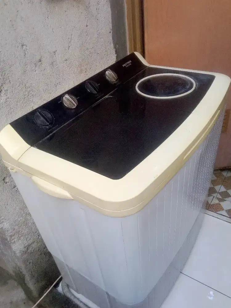 Mesin cuci Polytron