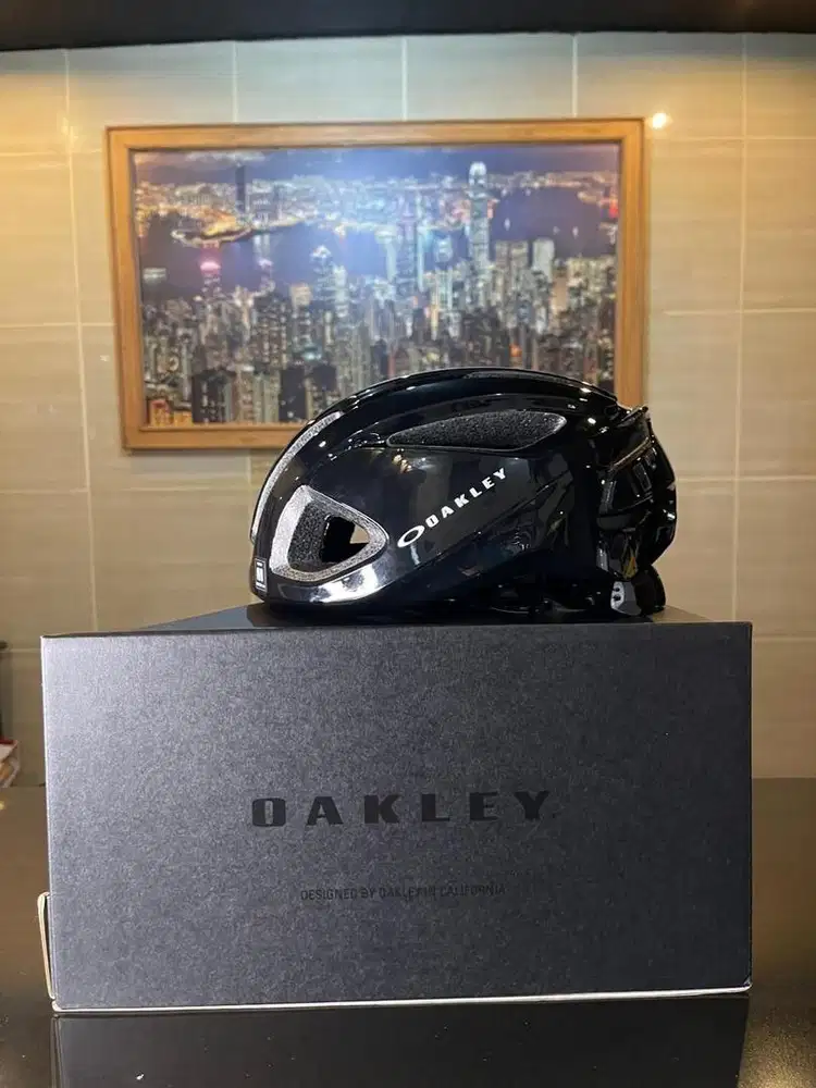 Helm Oakley ARO 3 BOA Lite Europe