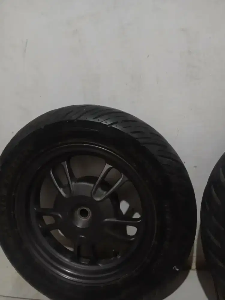 velg D/B copotan honda scoopy 2023 plus ban (tinggal pakai)