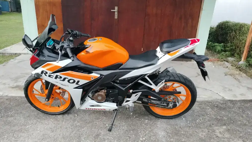 Honda CBR 150R Repsol