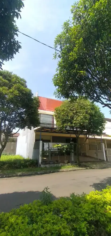 DISEWAKAN RUKO 2 LANTAI FASILITAS KOMPLIT DALAM KOMPLEK BATUNUNGGAL