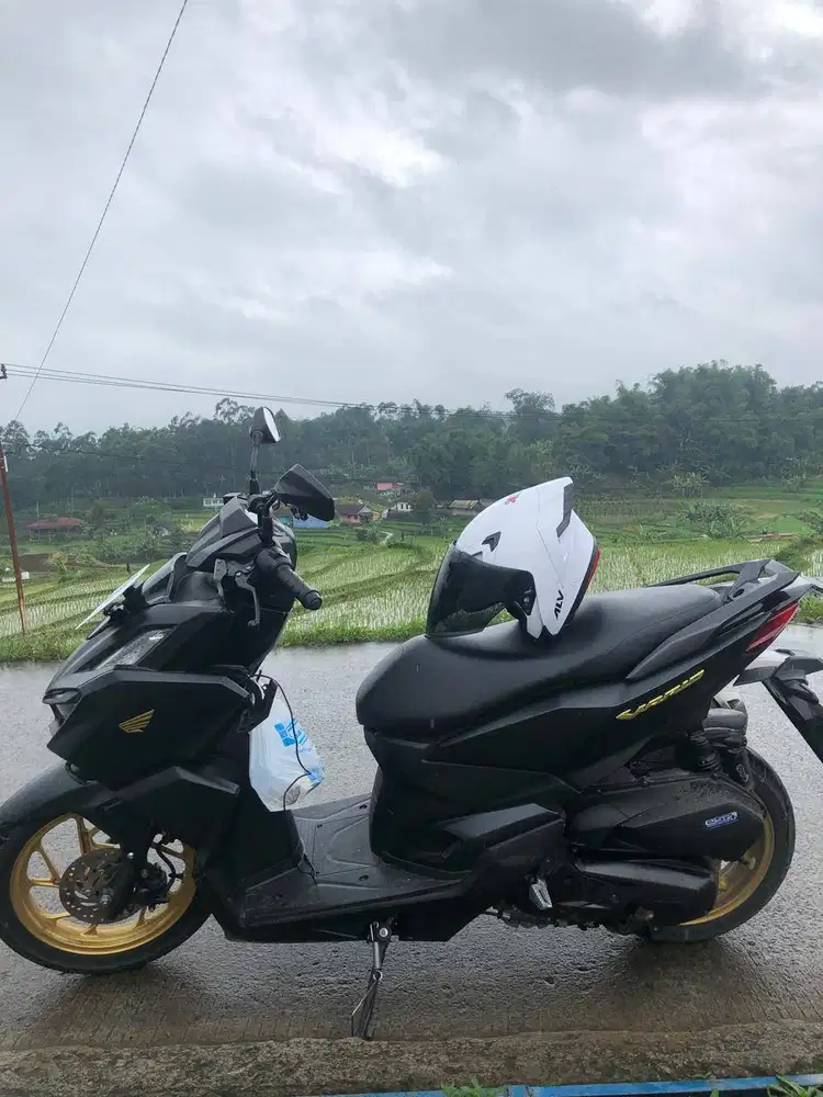 VARIO 160 HITAM DOFF