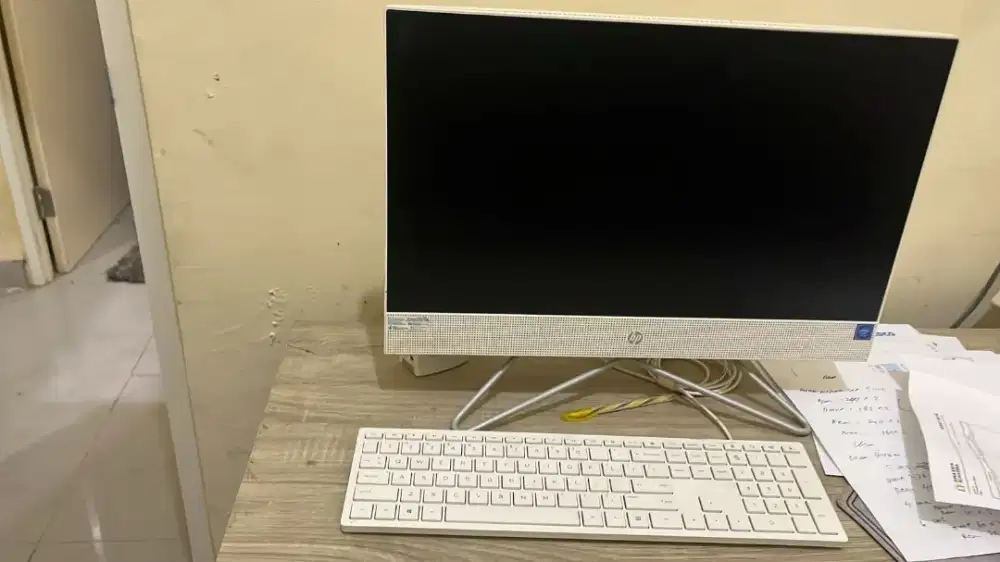 KOMPUTER Desktop AIO merk HP