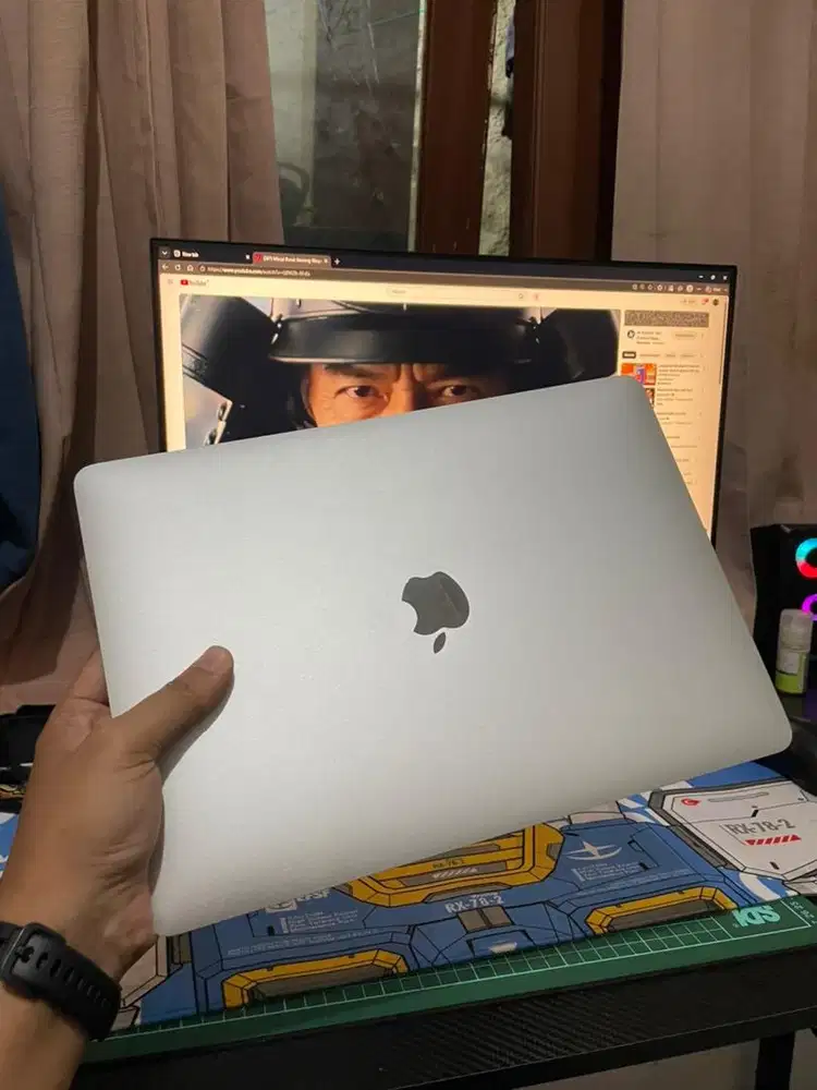 Macbook air m1 2020, 8/256gb