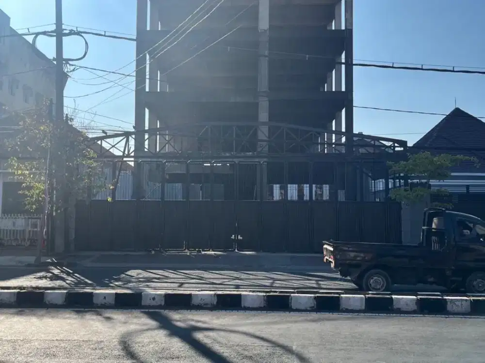 Tanah dan bangunan jalan Kutei di tengah kota Surabaya