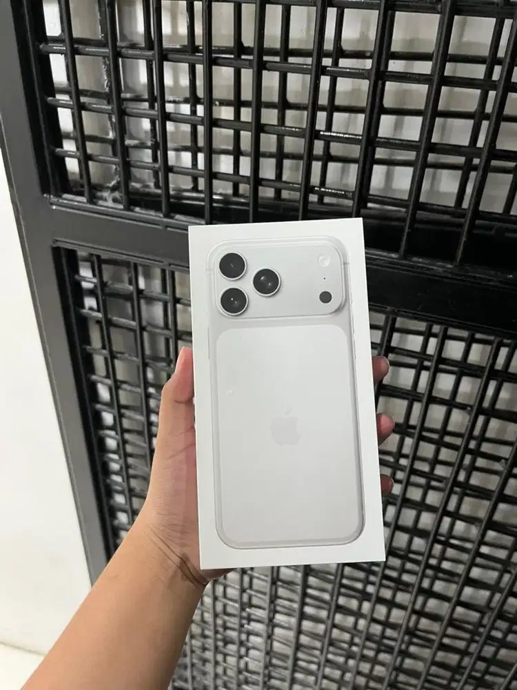 iPHONE 17PRO 512GB SILVER IBOX, CICILAN SYARAT KTP AJA ! 1jt'an/BLN