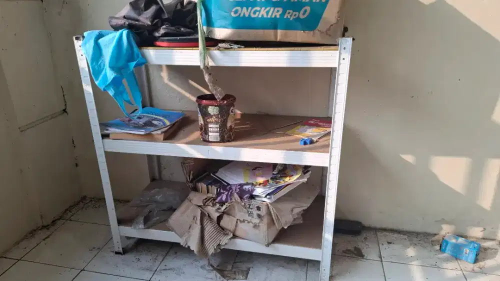 Rak besi 3 tingkat