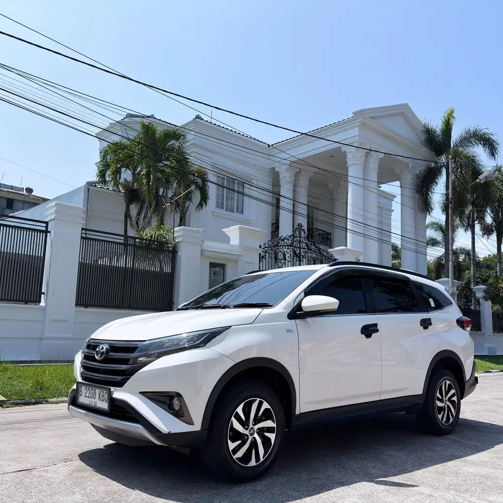 Dp 30 jt toyota rush G manual 2018 murah