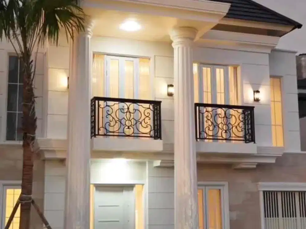 DIJUAL RUMAH BARU 12x25 METER 5 KAMAR TIDUR MODEL MEWAH KLASIK SULTAN DI JALAN POROS MAKASSAR