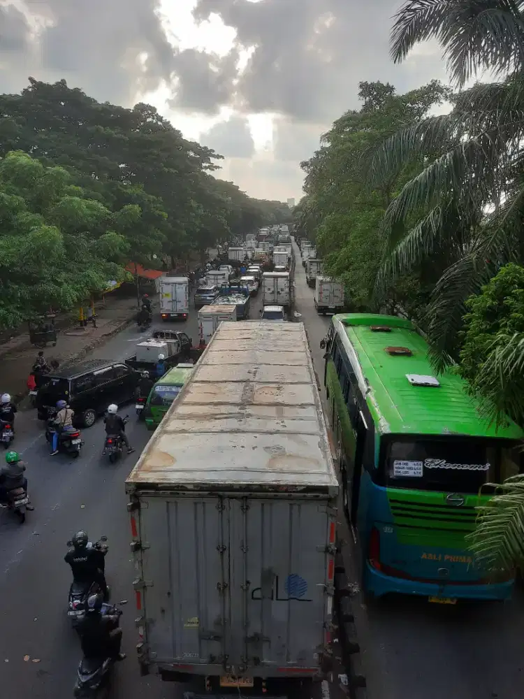 Jasa antar jemput