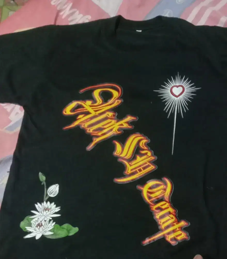 kaos bekas ukuran M