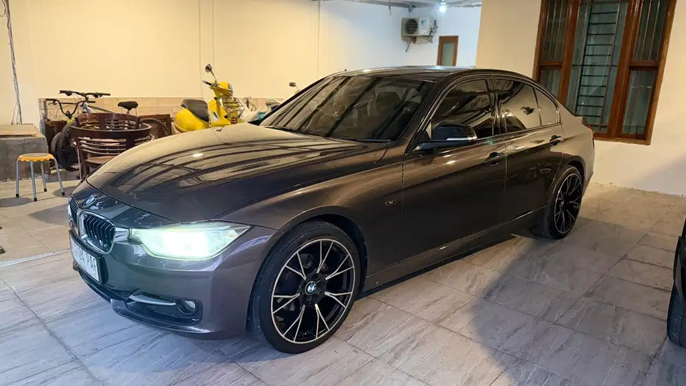 BMW 320i 2013 Bensin