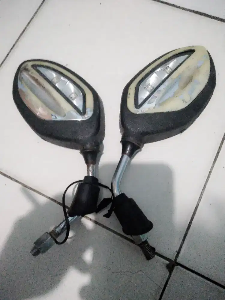 Spion lampu sen ex beat