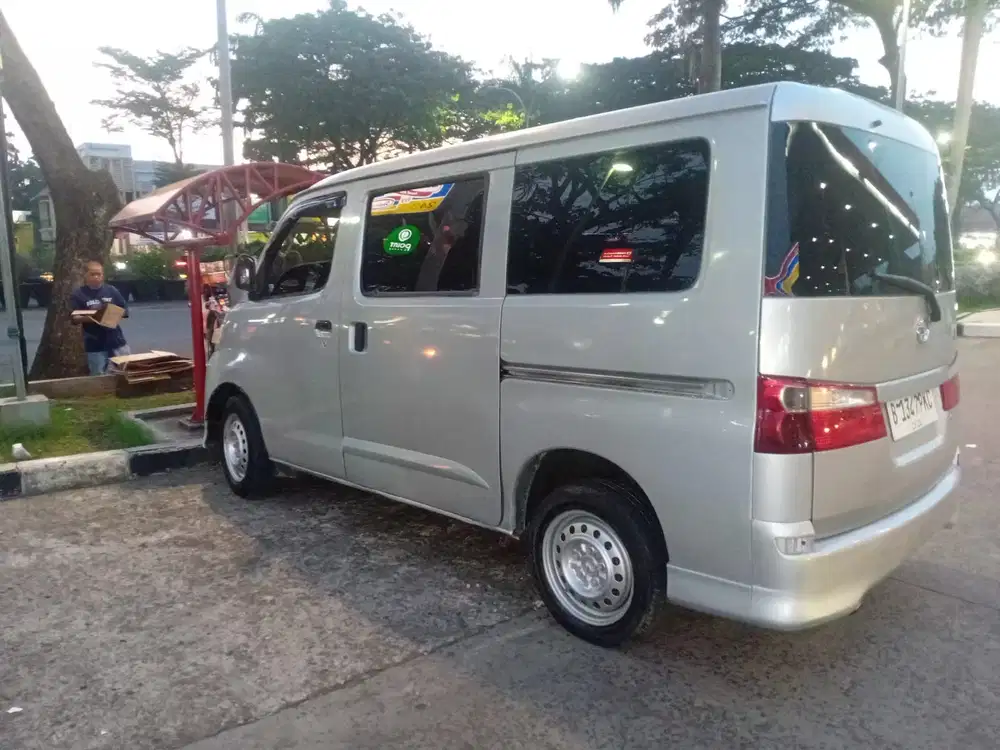 Daihatsu Luxio 2010 Bensin