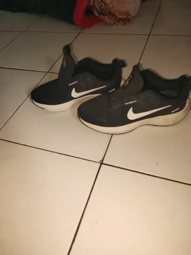 Sepatu merek Nike
