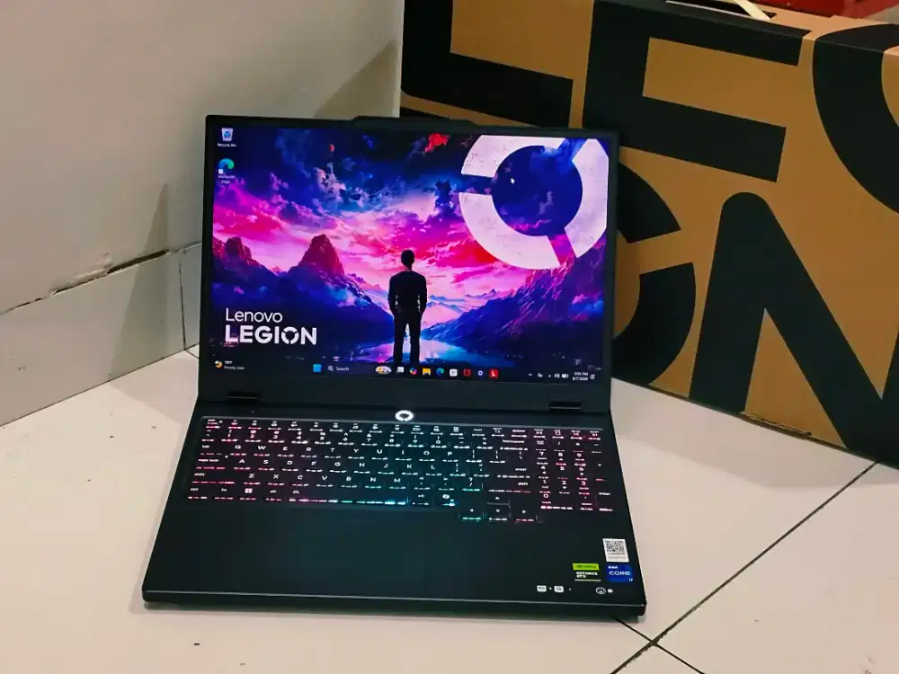 Like new lenovo legion 5 Intel core i7 gen 14 nvidia geforce rtx 5060
