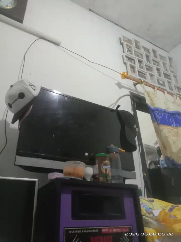 Televisi ,audio, aksesoris