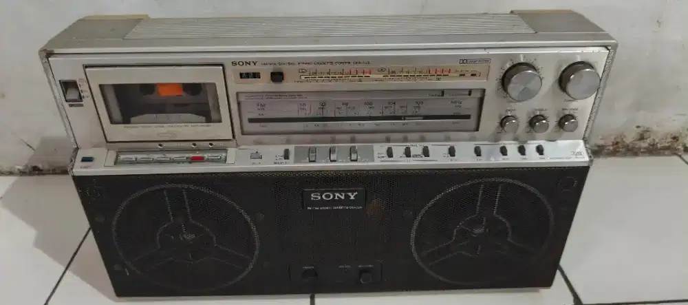 TAPE BOOMBOX SONY CFS-F5