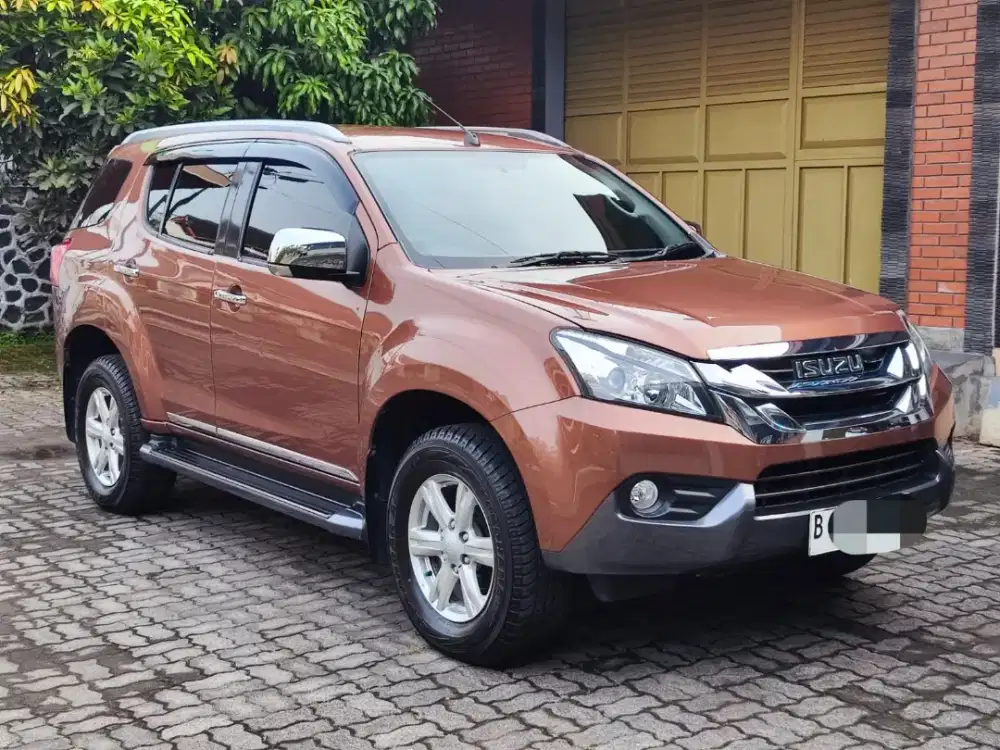 Dijual isuzu MUX automatic mu-x low kilometer 2014