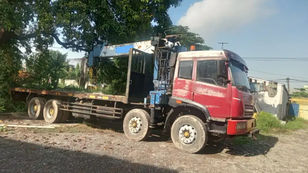 Truck crane faw 12 ton tahun 2008